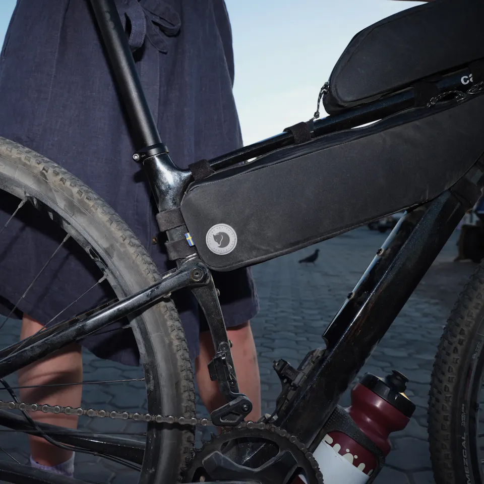 Fjällräven Hoja Frame Bag M Black 02