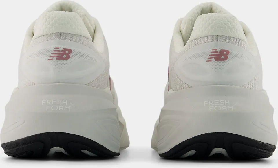 New Balance Women's Fresh Foam More V6 Sea Salt / Rosewood / Grey mat 06