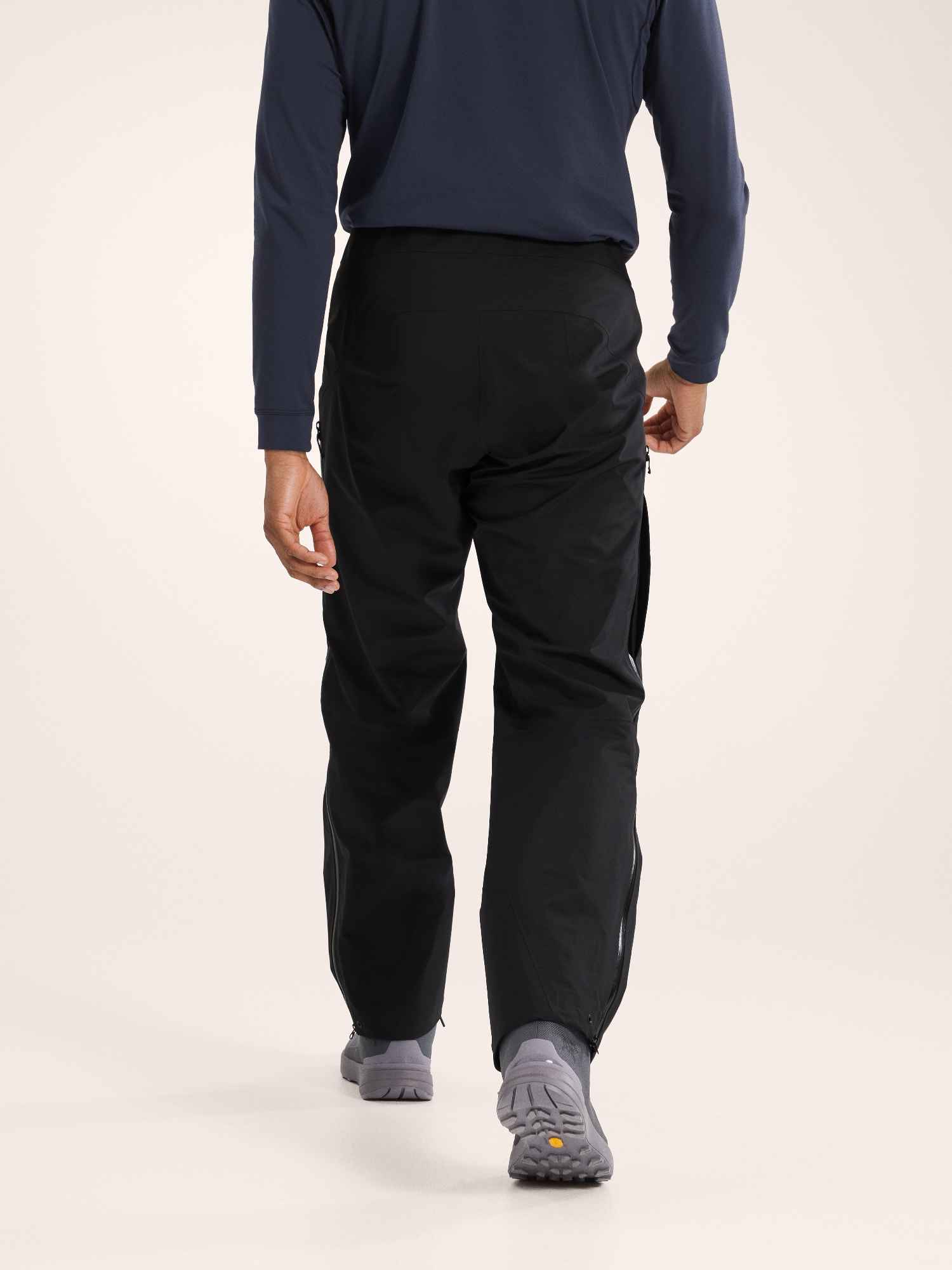 Arc'teryx Men's Beta Pant Musta 02