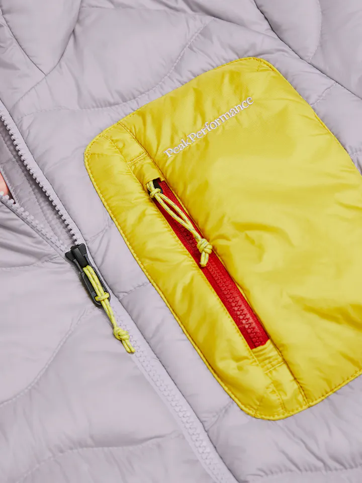 Peak Performance Women's Helium Utility Down Hood - Naisten kevytuntuvatakki Misty lavender / canary lime 05