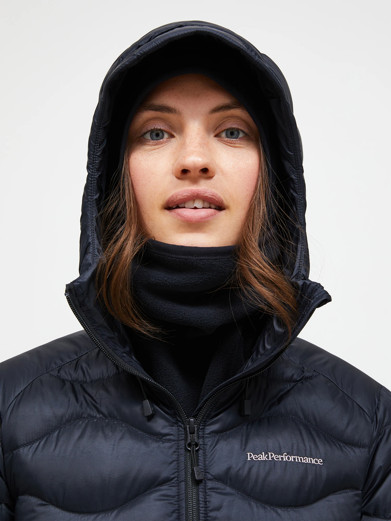 Peak Performance Women's Helium Down Parka - Naisten kevytuntuvatakki Musta 08