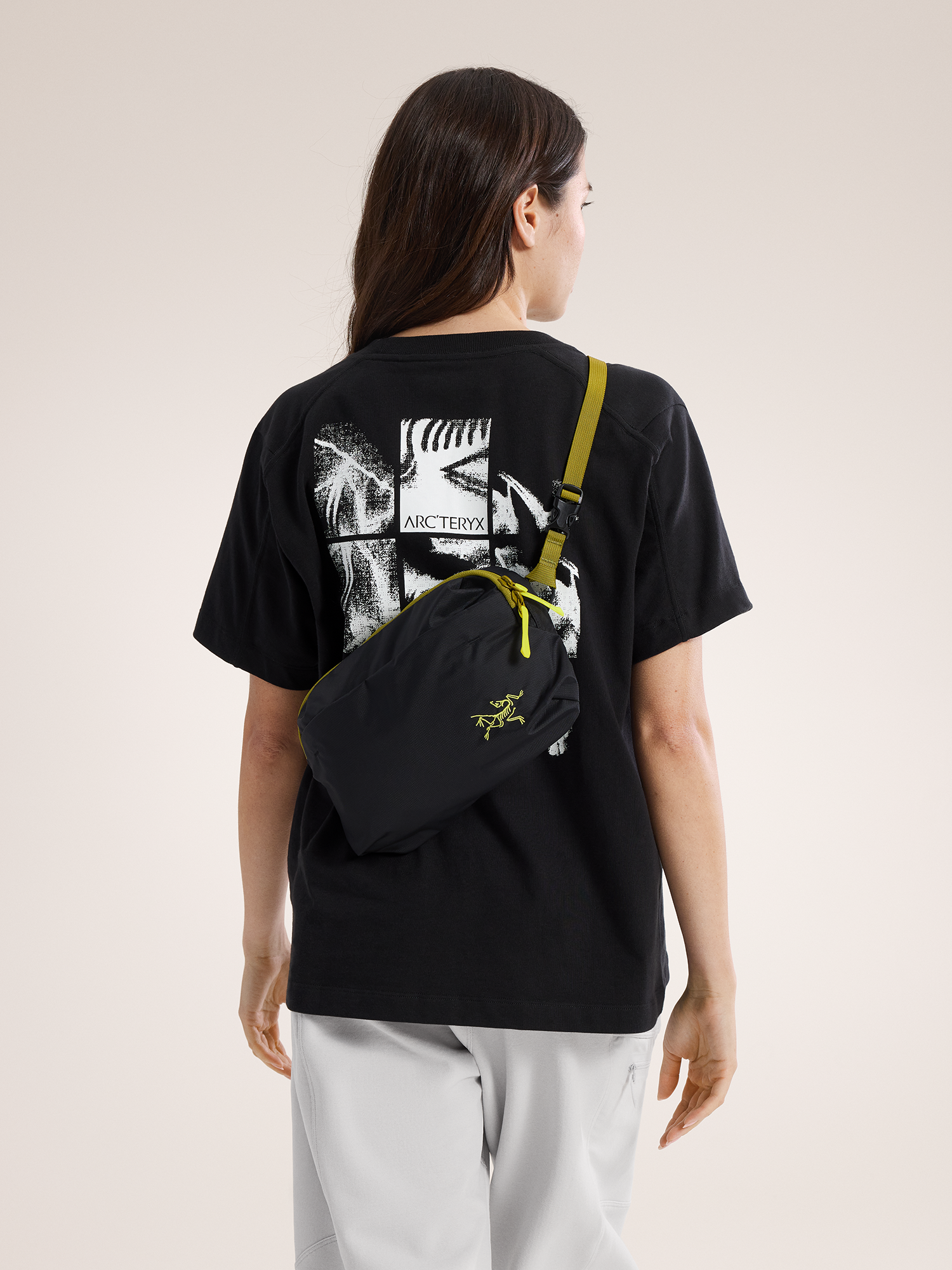 Arc'teryx Heliad Crossbody Musta 02