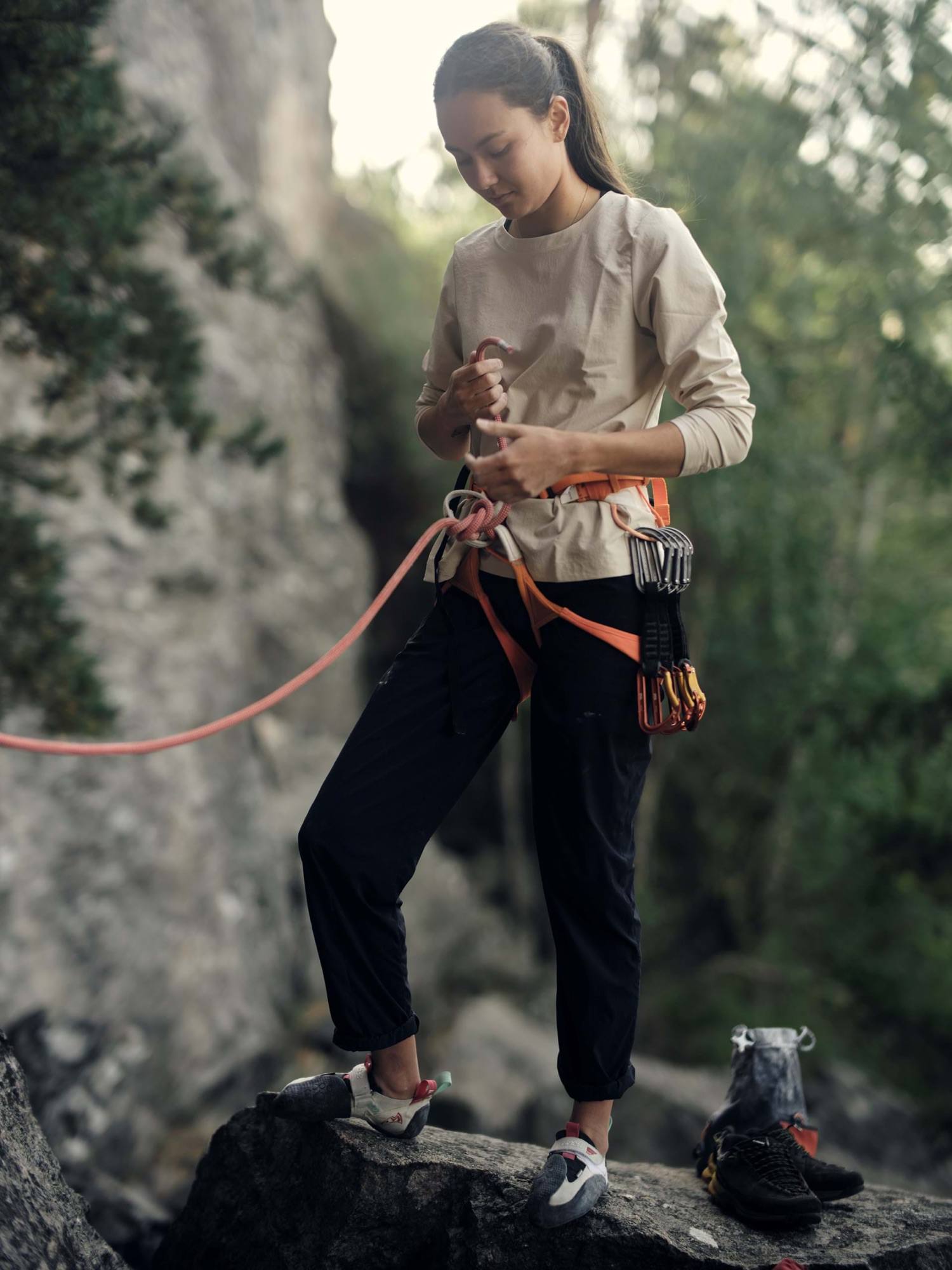 Houdini Women's Wadi Pants Musta 02