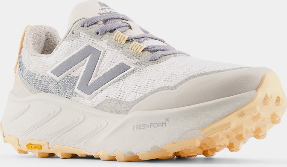 New Balance Women's Fresh Foam Hierro v9 Sea Salt / White Peach 04