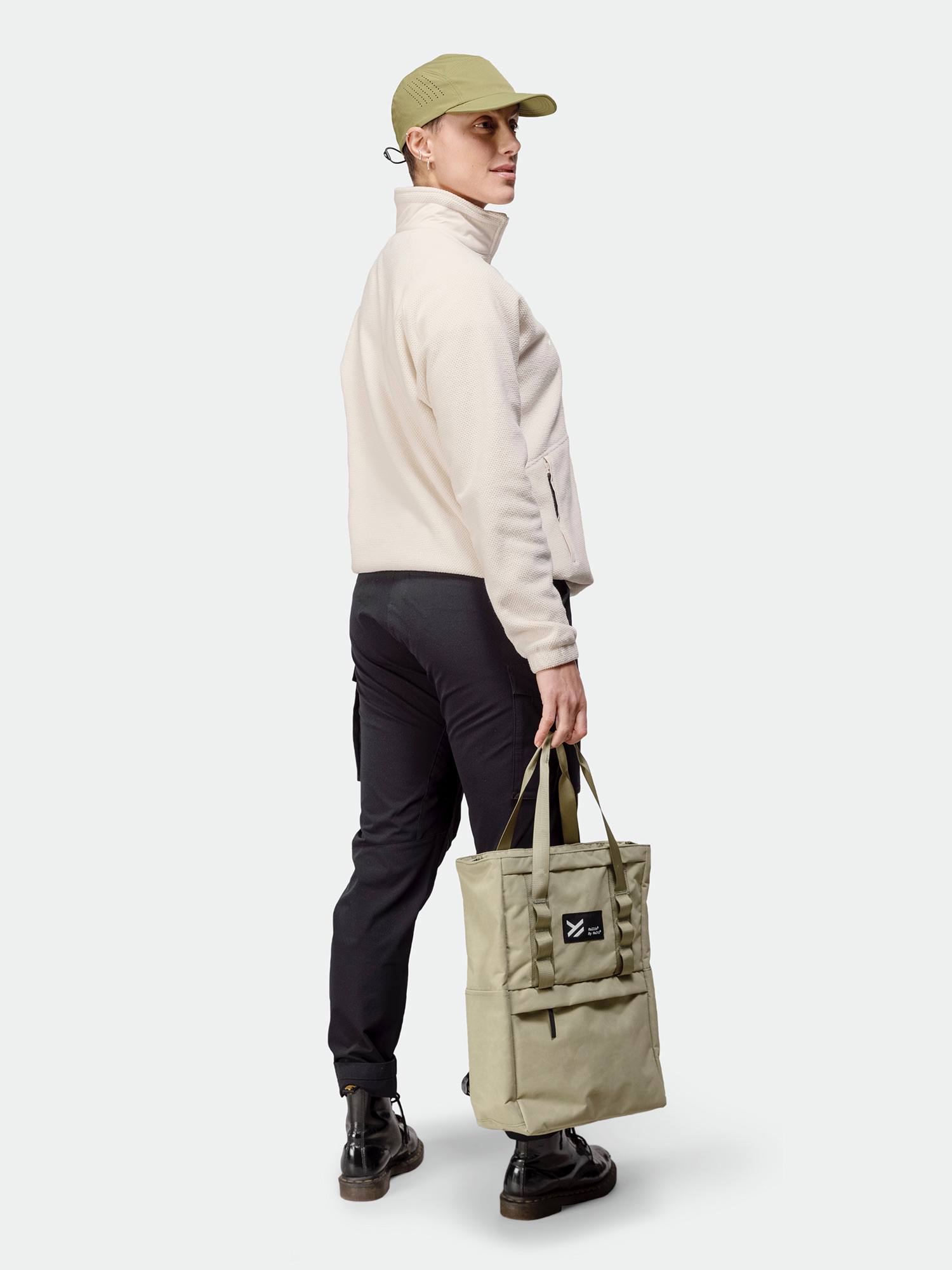 Halti Women's Soolo Layer Jacket Eggnog 04