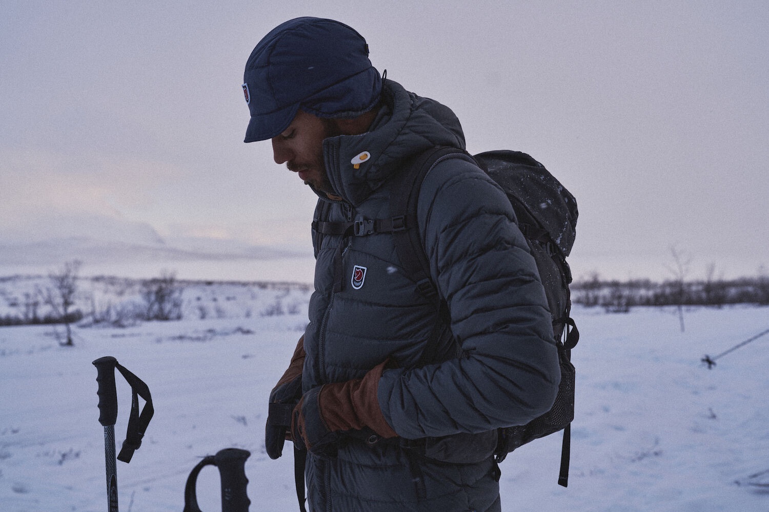 Fjällräven Men's Expedition Pack Down Hoodie - Miesten kevytuntuvatakki Navy 14