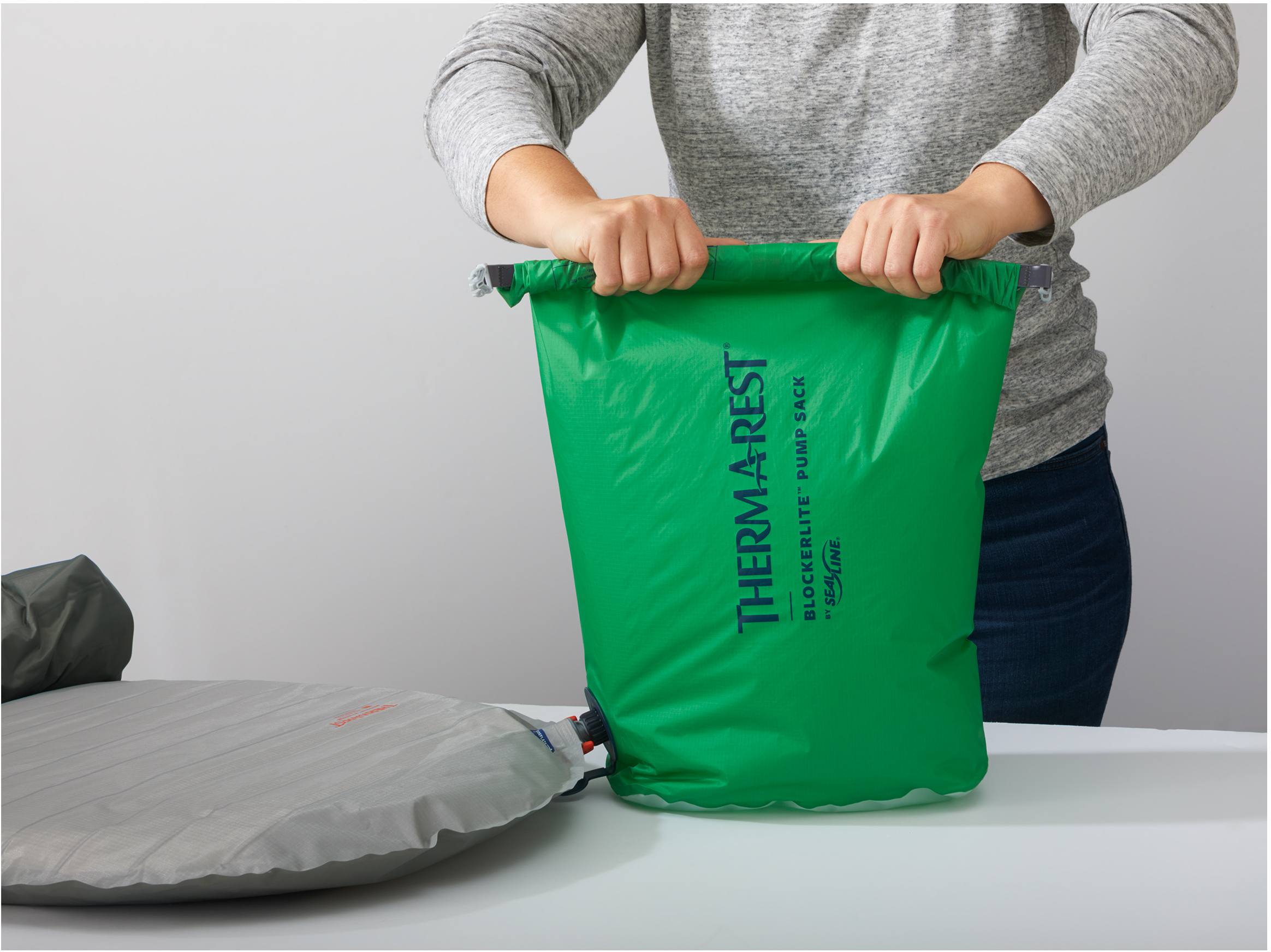 Thermarest BlockerLite Pump Sack  04