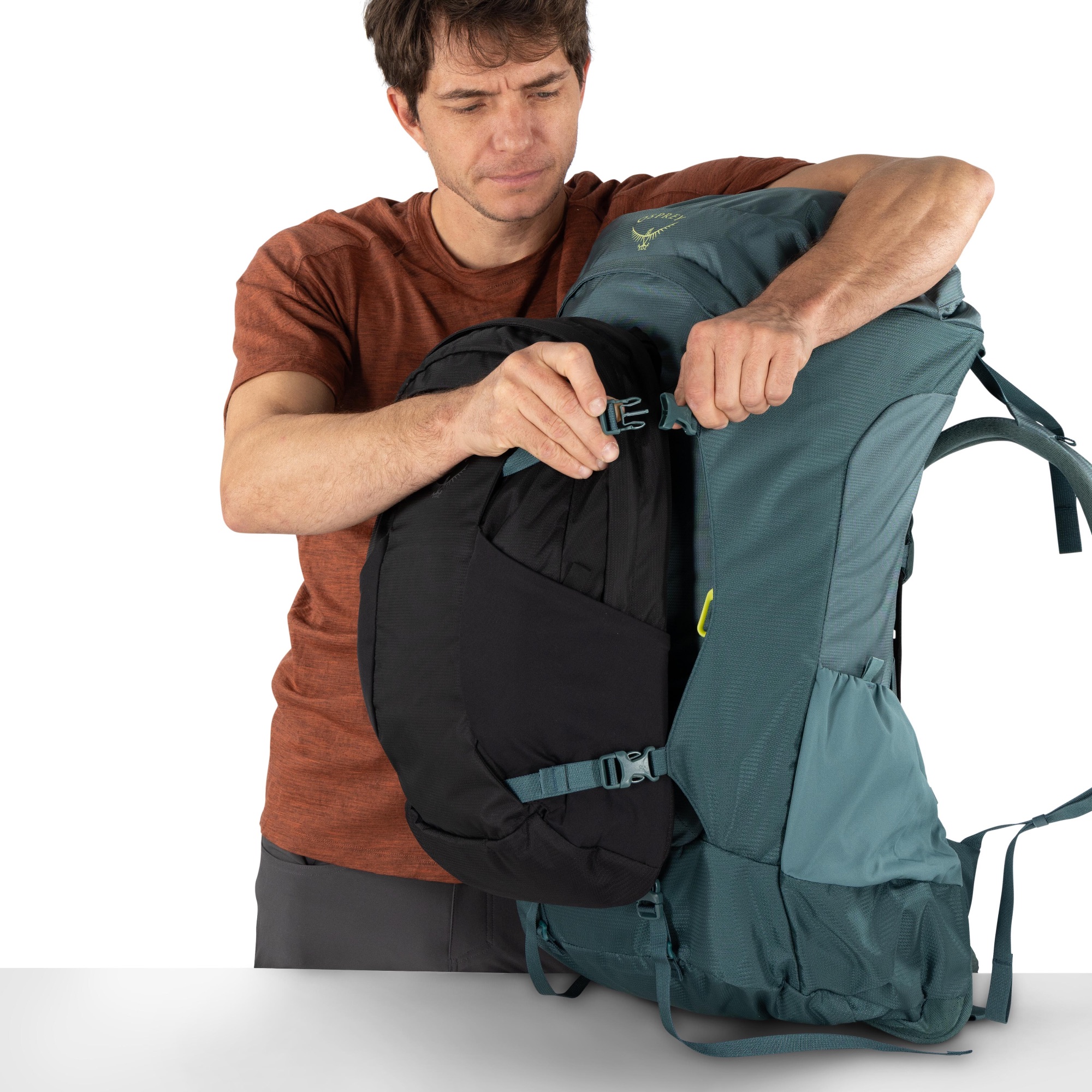 Osprey Farpoint Trek 55 Black 03