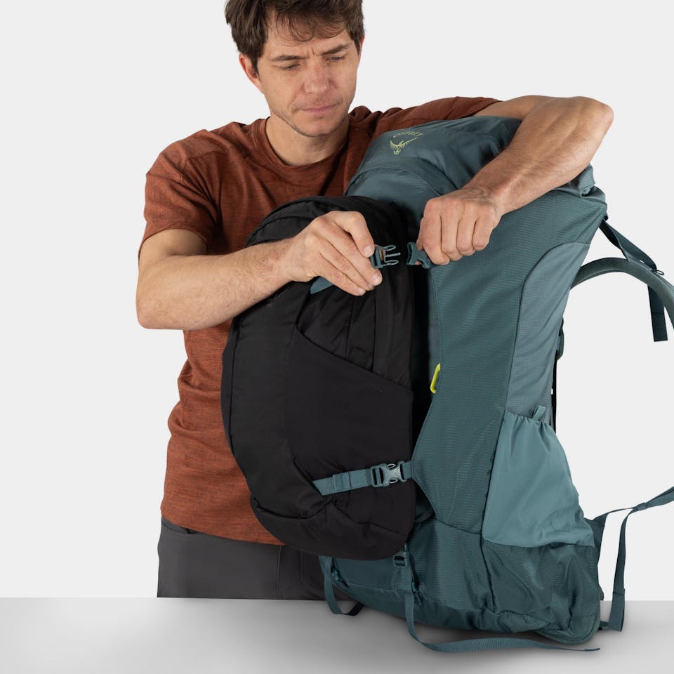 Osprey Farpoint Trek 55 Black 03