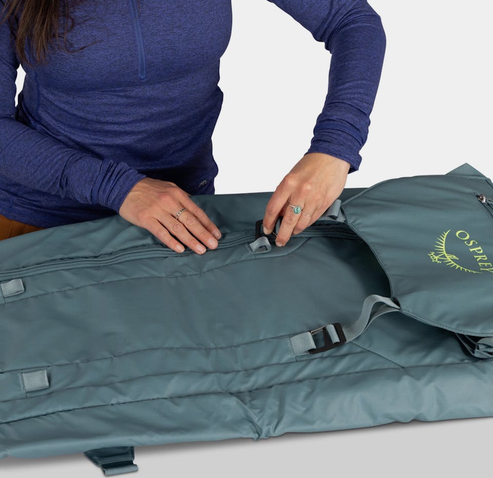 Osprey MountainBound Roller Black 05
