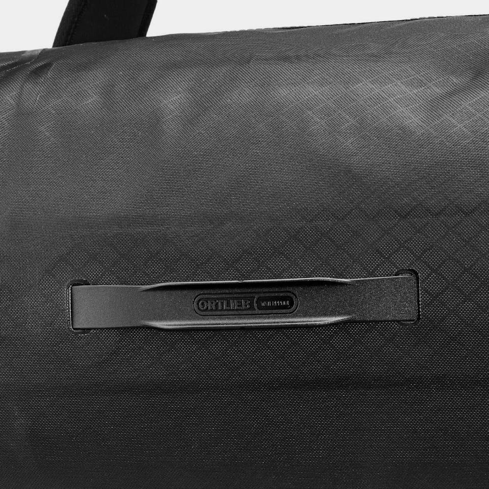 Ortlieb Duffle 40 Metrosphere Musta 04