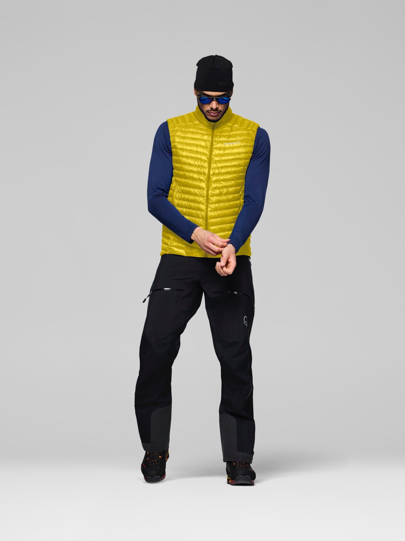 Norrøna Men's Trollveggen Superlight Down800 Vest Antique Moss 04