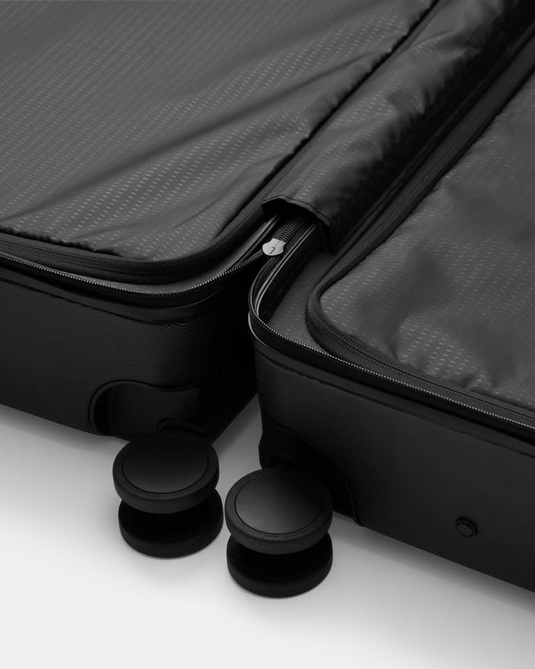 DB Ramverk Check-in Large Musta 08