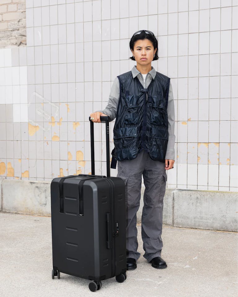 DB Ramverk Check-in Medium Musta 02