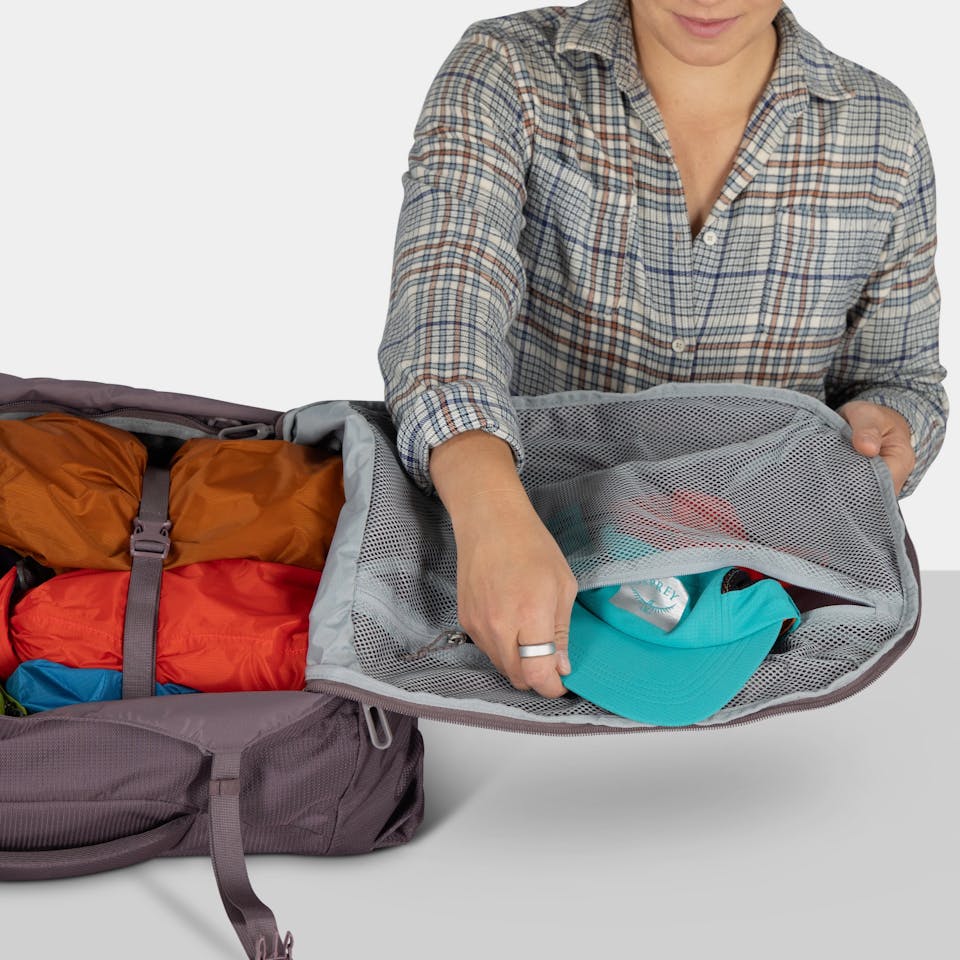 Osprey Fairview 40 Black 11