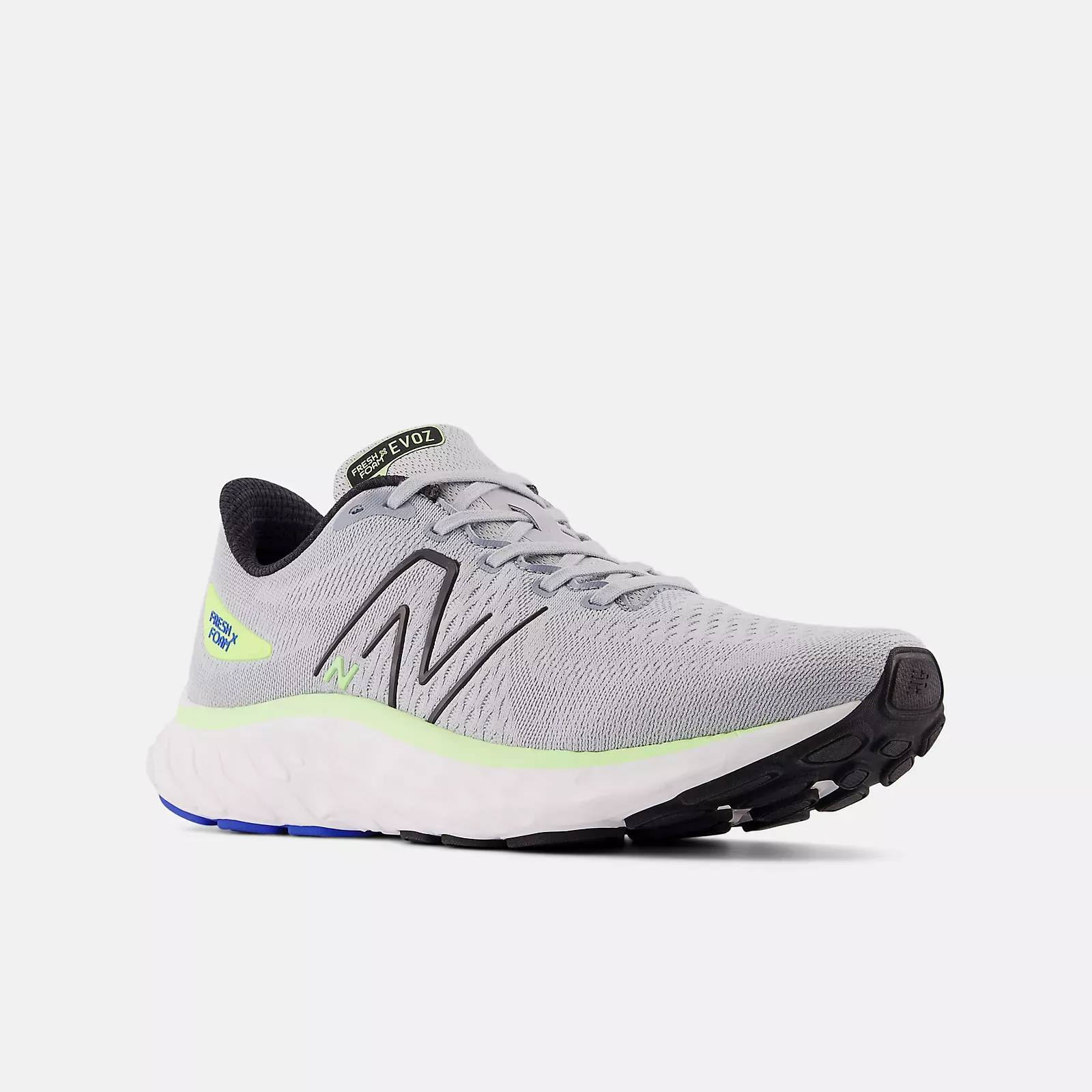 New Balance Men's Fresh Foam Evoz V3 Alumiini 04