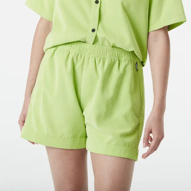 Picture Organic Clothing Women's Sesia Cord Shorts Vaaleanvihreä 05