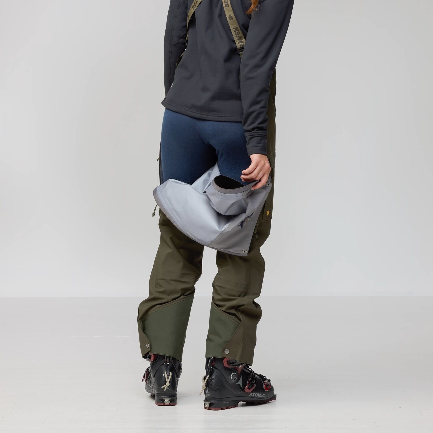 Fjällräven Women's Bergtagen GTX Tour Trousers Black 08