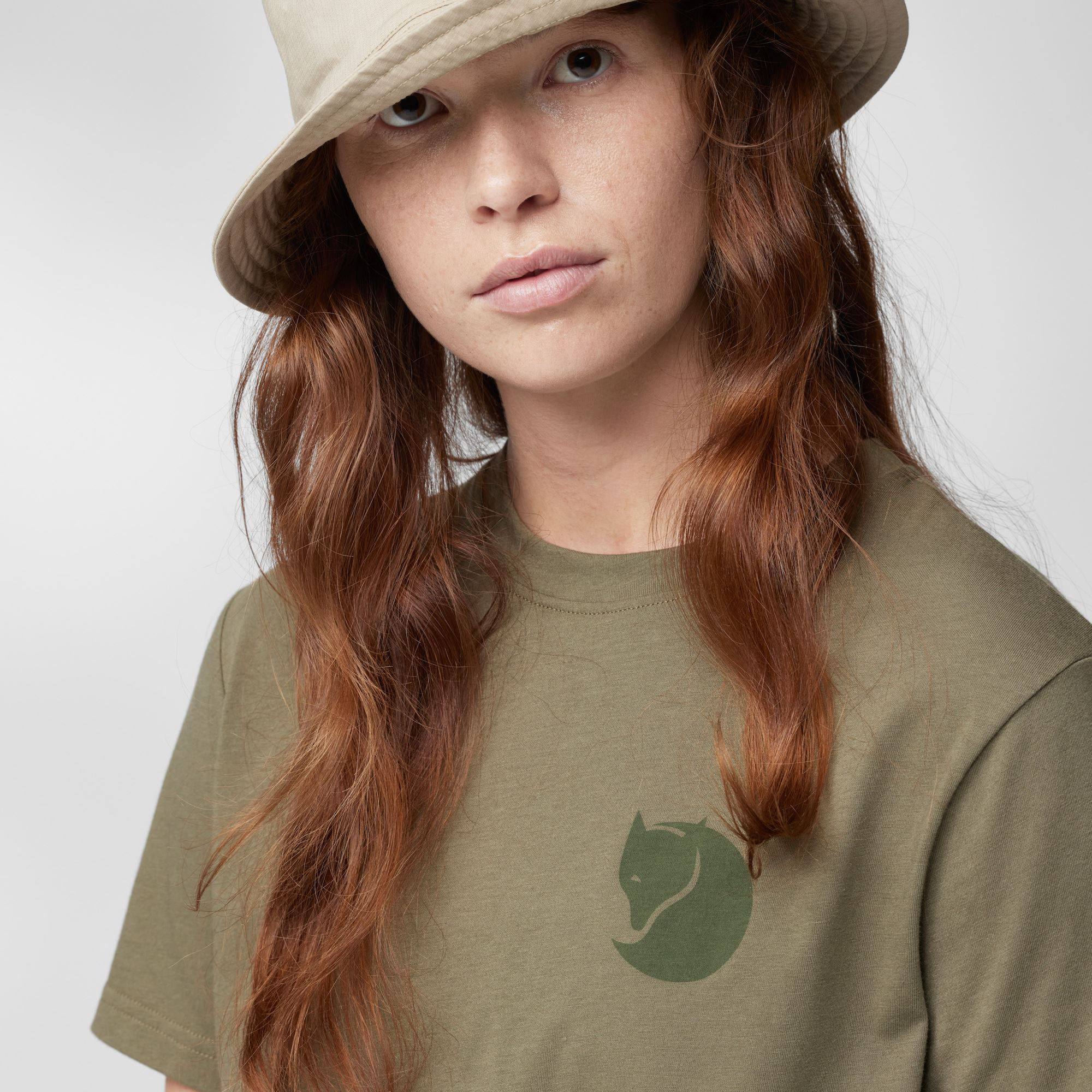 Fjällräven Women's Fox Boxy Logo Tee Vihreä 04