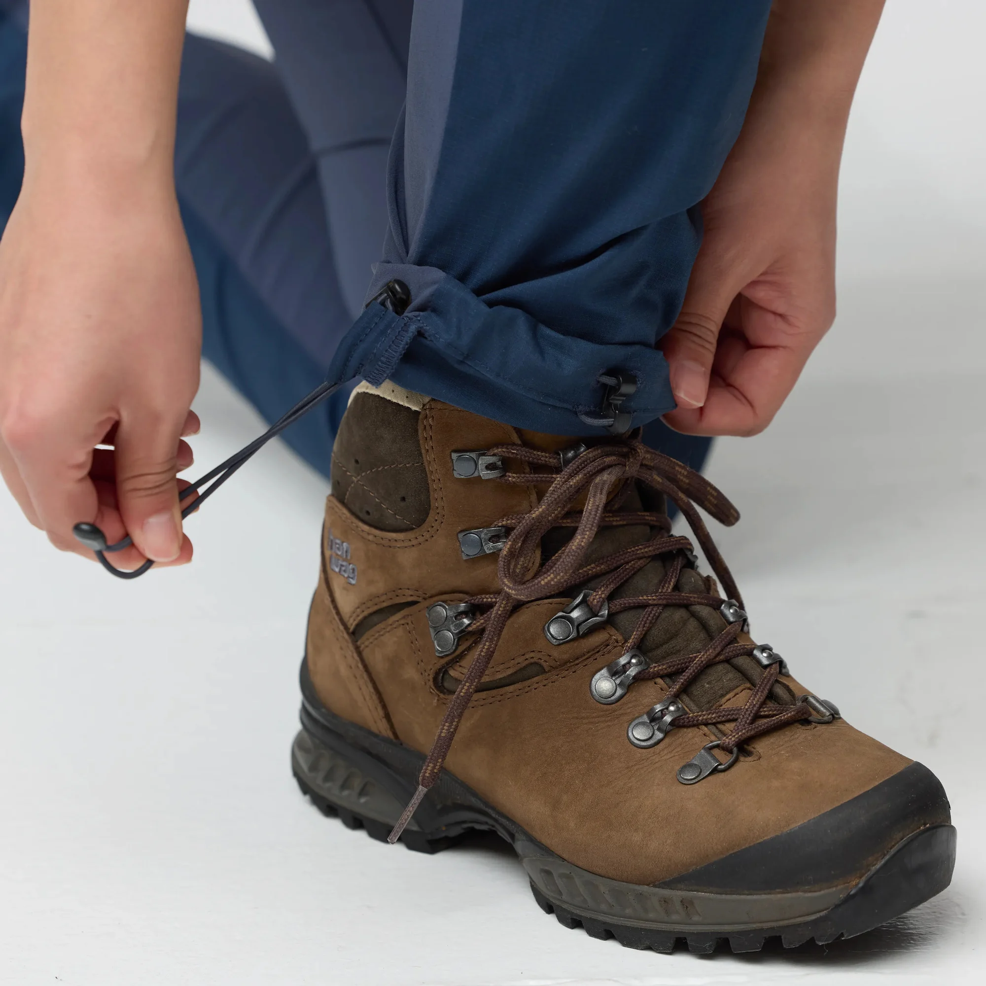 Fjällräven Women's Abisko Hybrid Trail Trousers Black 13