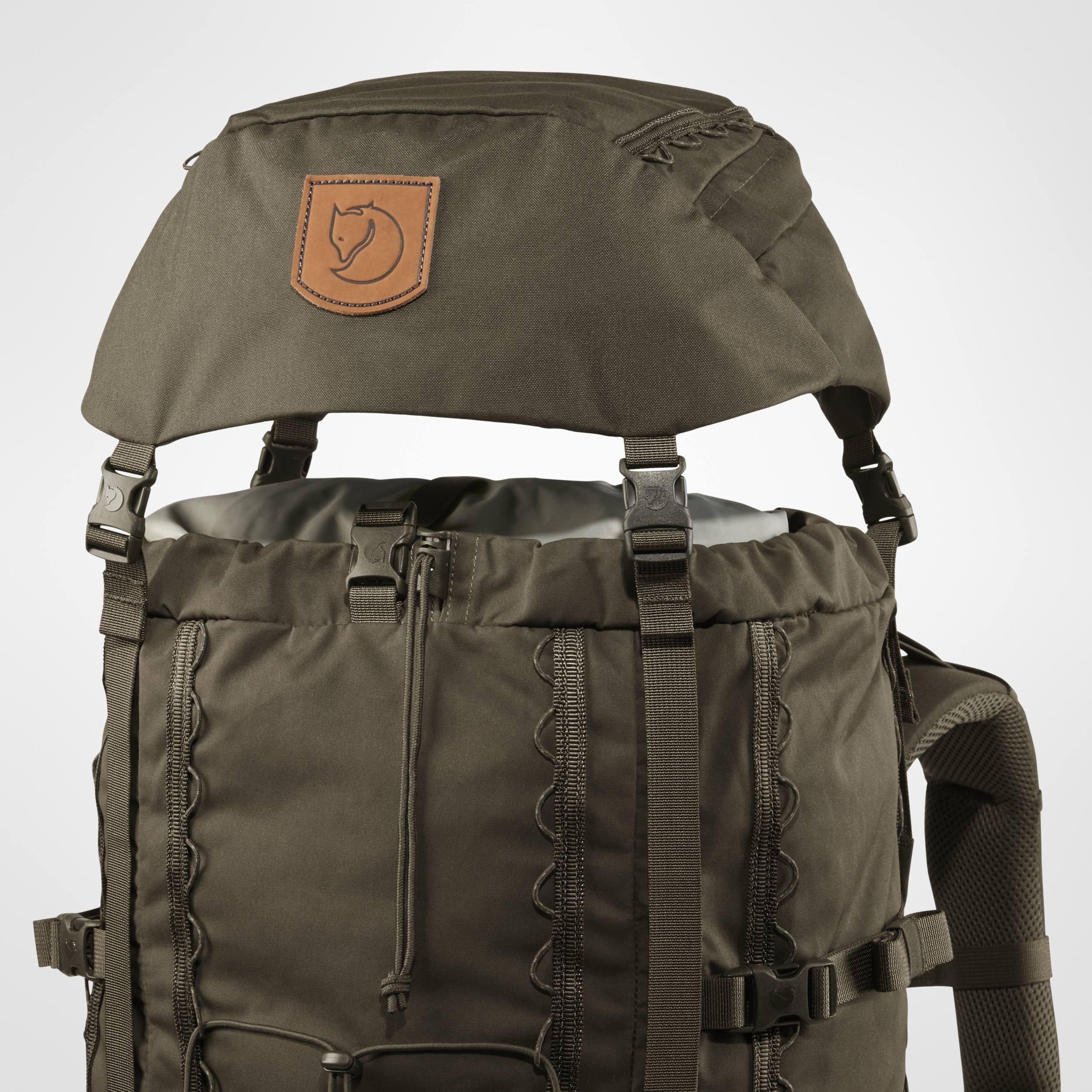 Fjällräven Singi 48 Dark olive 04