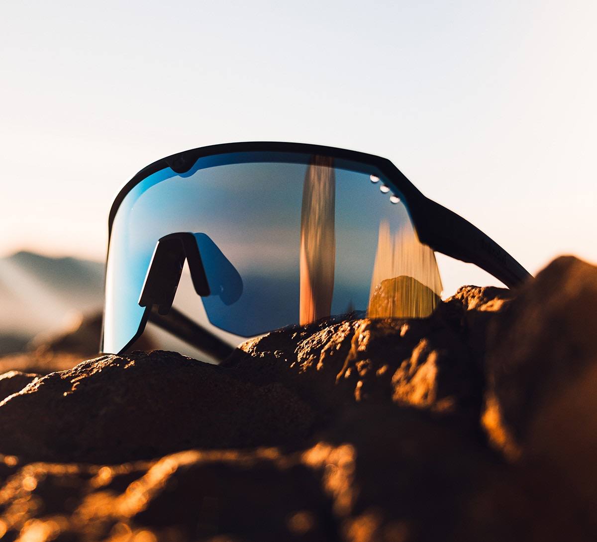 Tripoint Treriksröset Matt Black Smoke Blue  02