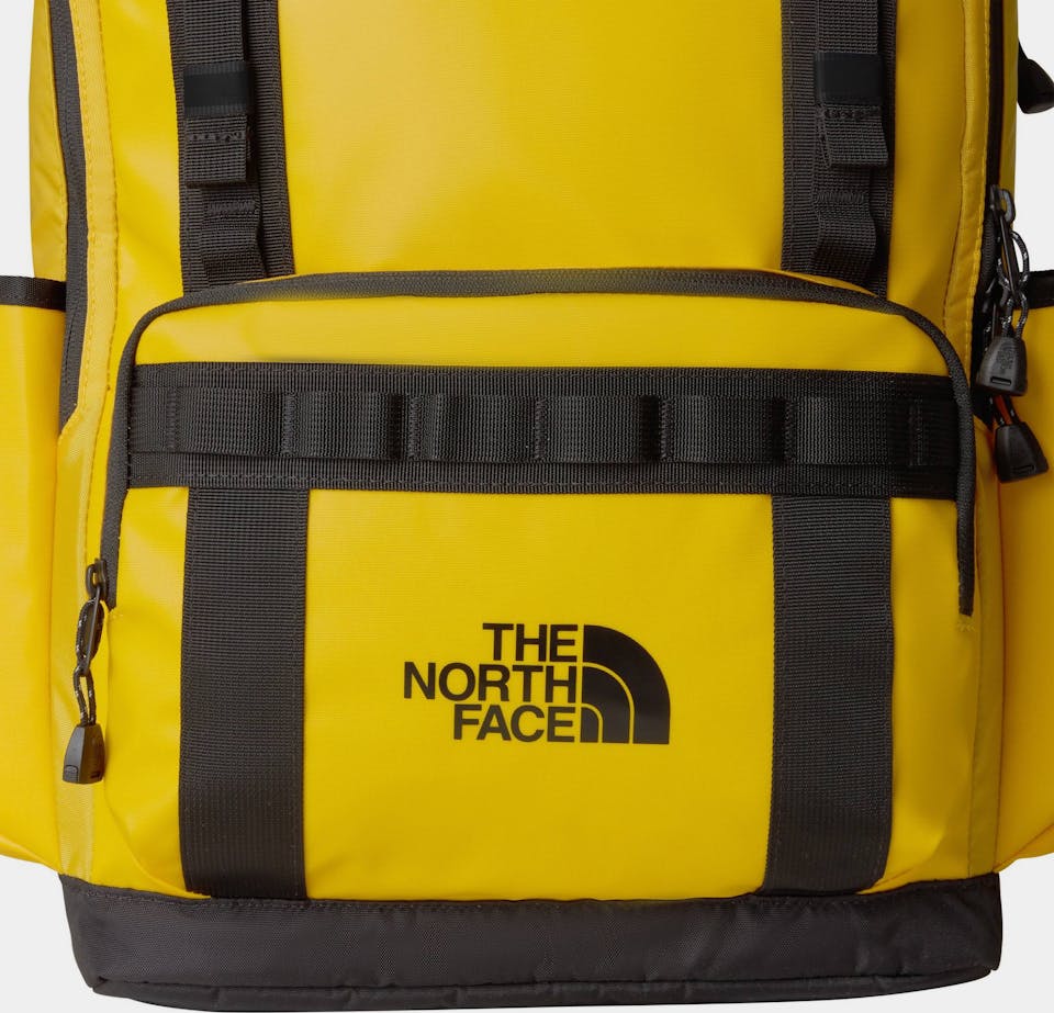 The North Face Base Camp Daypack Kulta/Musta 04