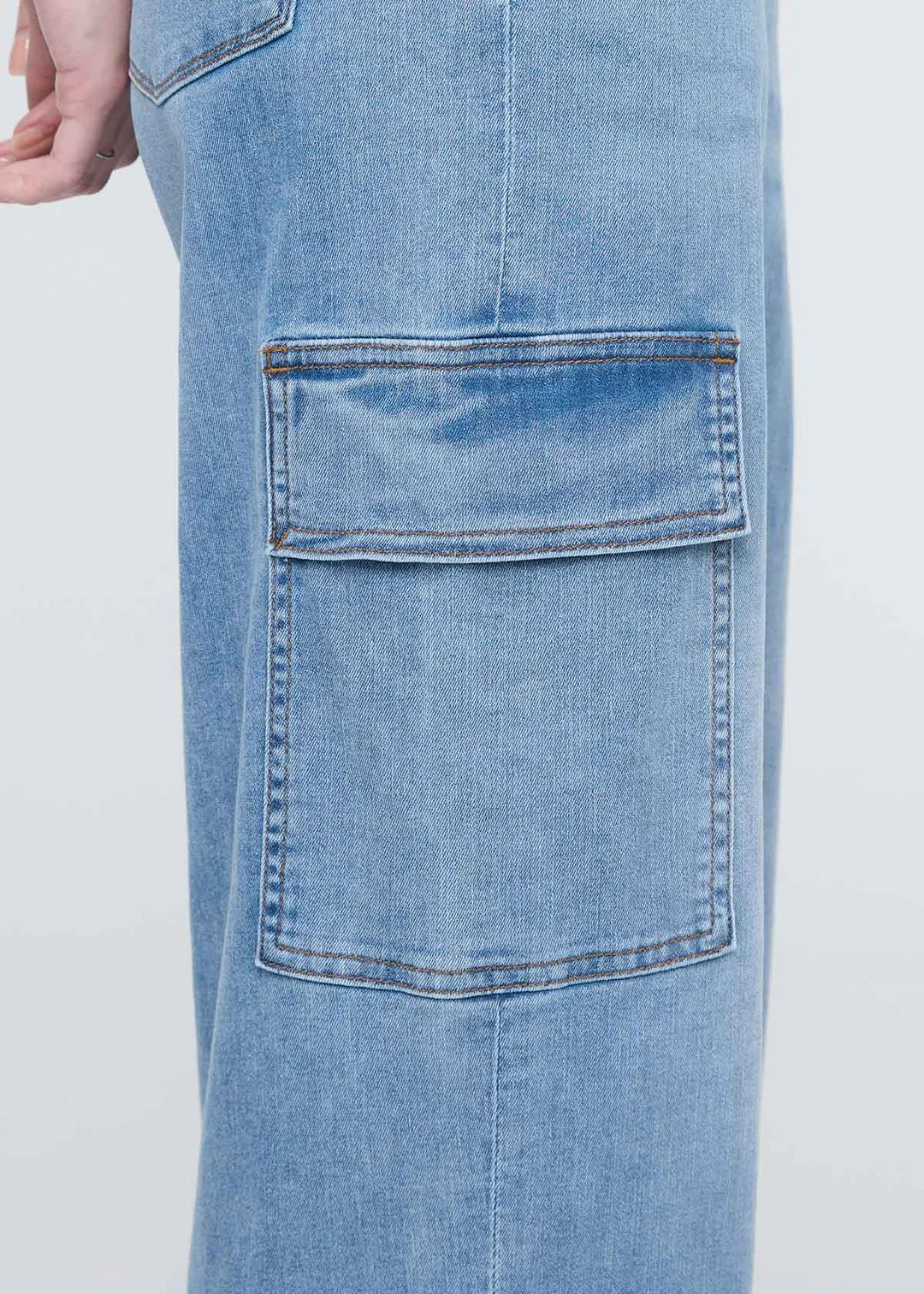 Duer Women's Performance Denim Lite Hi-rise Cargo Pacific 06