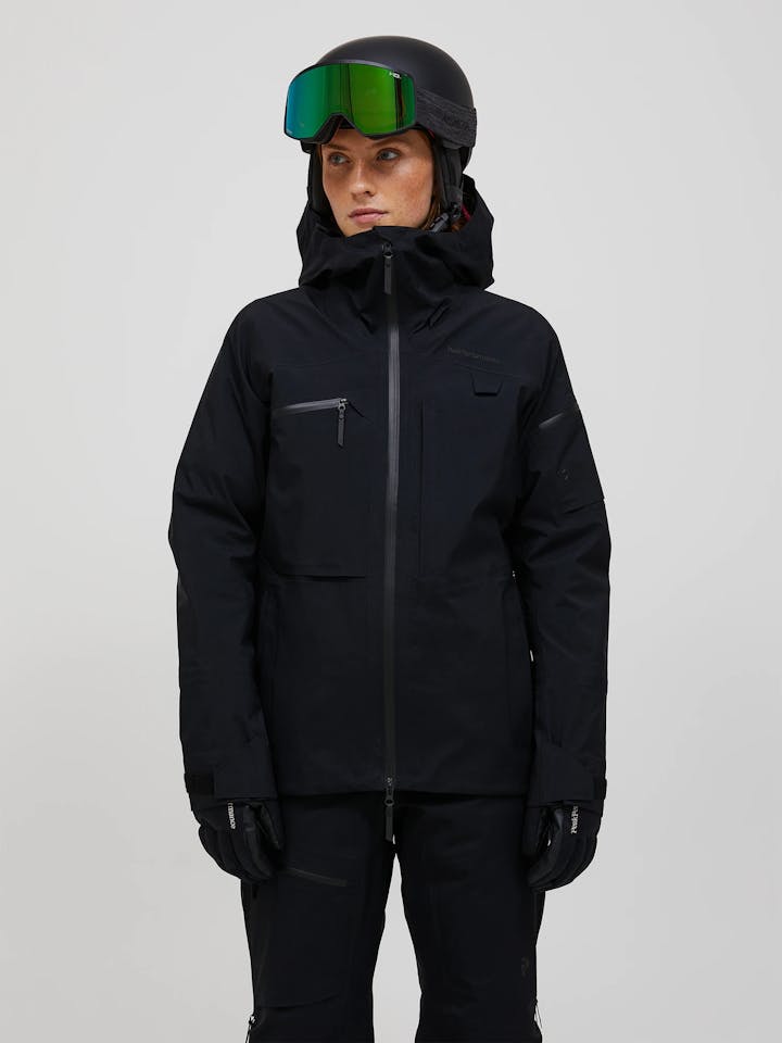 Peak Performance Women's Alpine GTX C-Knit 3L Shell Jacket Musta 03