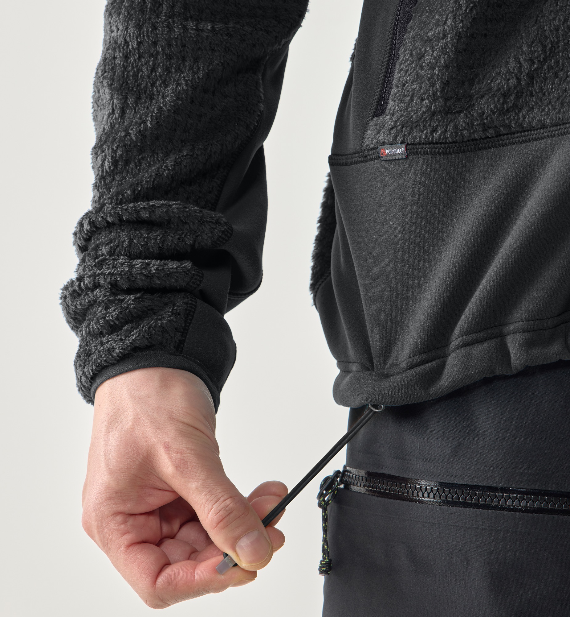 Haglöfs Men's Vassi Mid Hood Musta 06