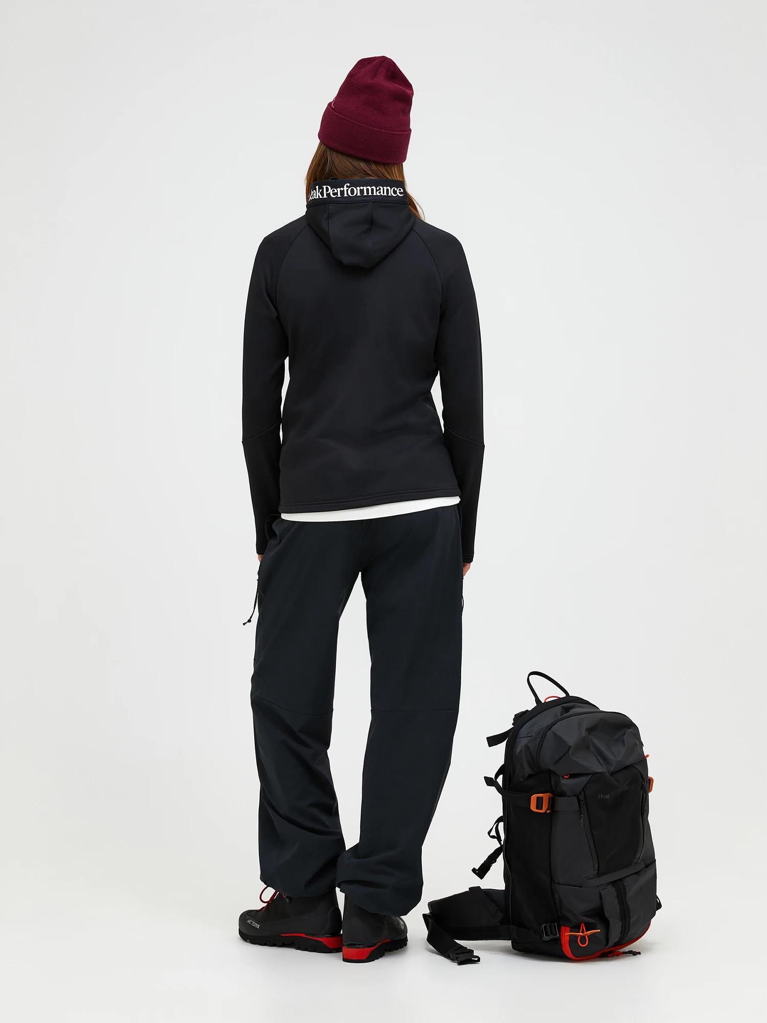 Peak Performance Women's Rider Essentials Zip Hood Black 05