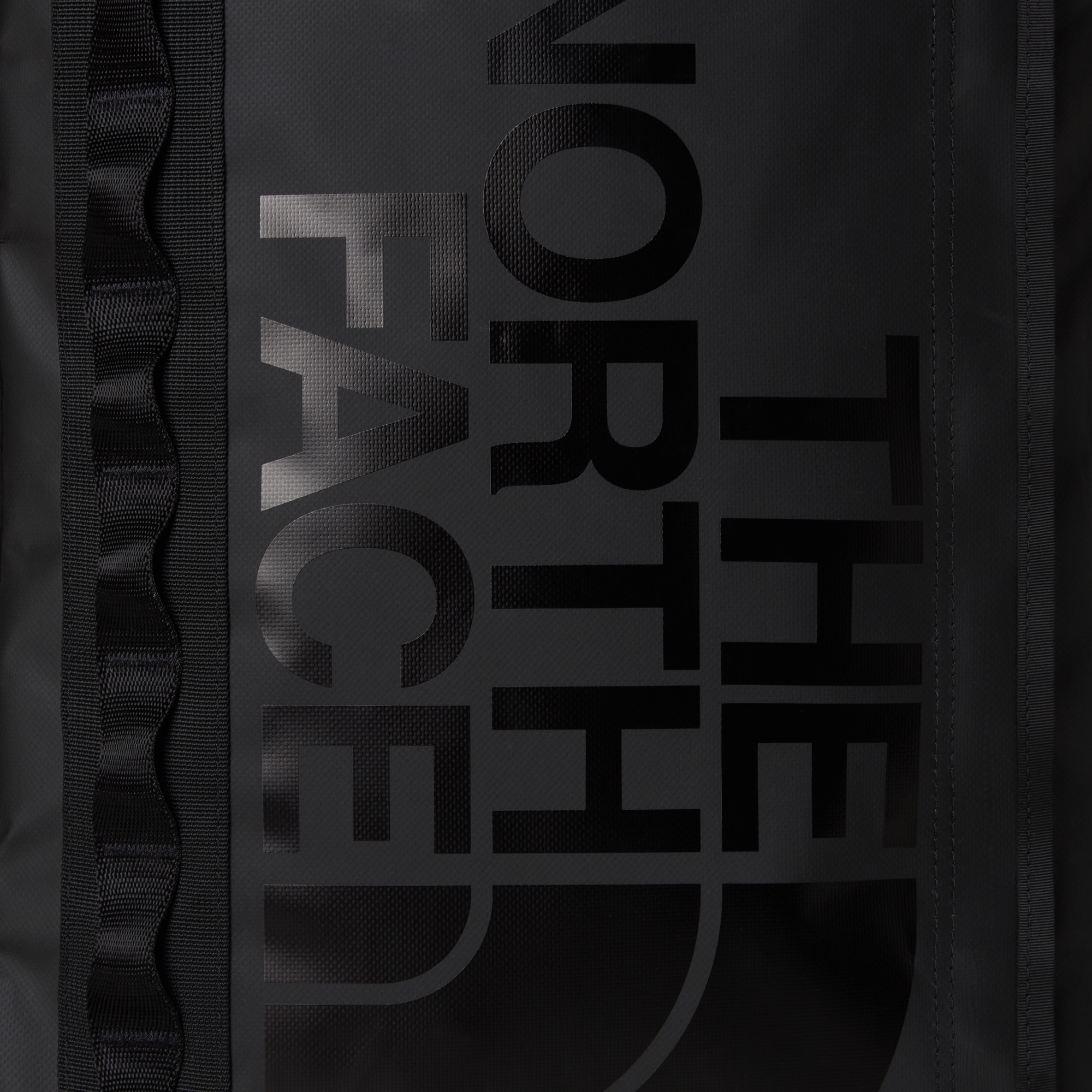 The North Face Base Camp Fuse Box Musta 04