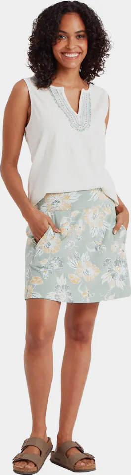 Sherpa Women's Neha Skort Celery 04