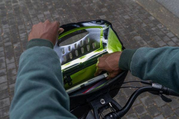 Ortlieb E-Glow 7L Musta 03