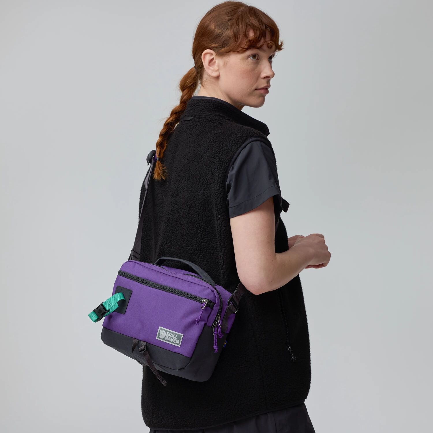 Fjällräven Vardag Shoulder Bag 6 Violette-Coal Black 08