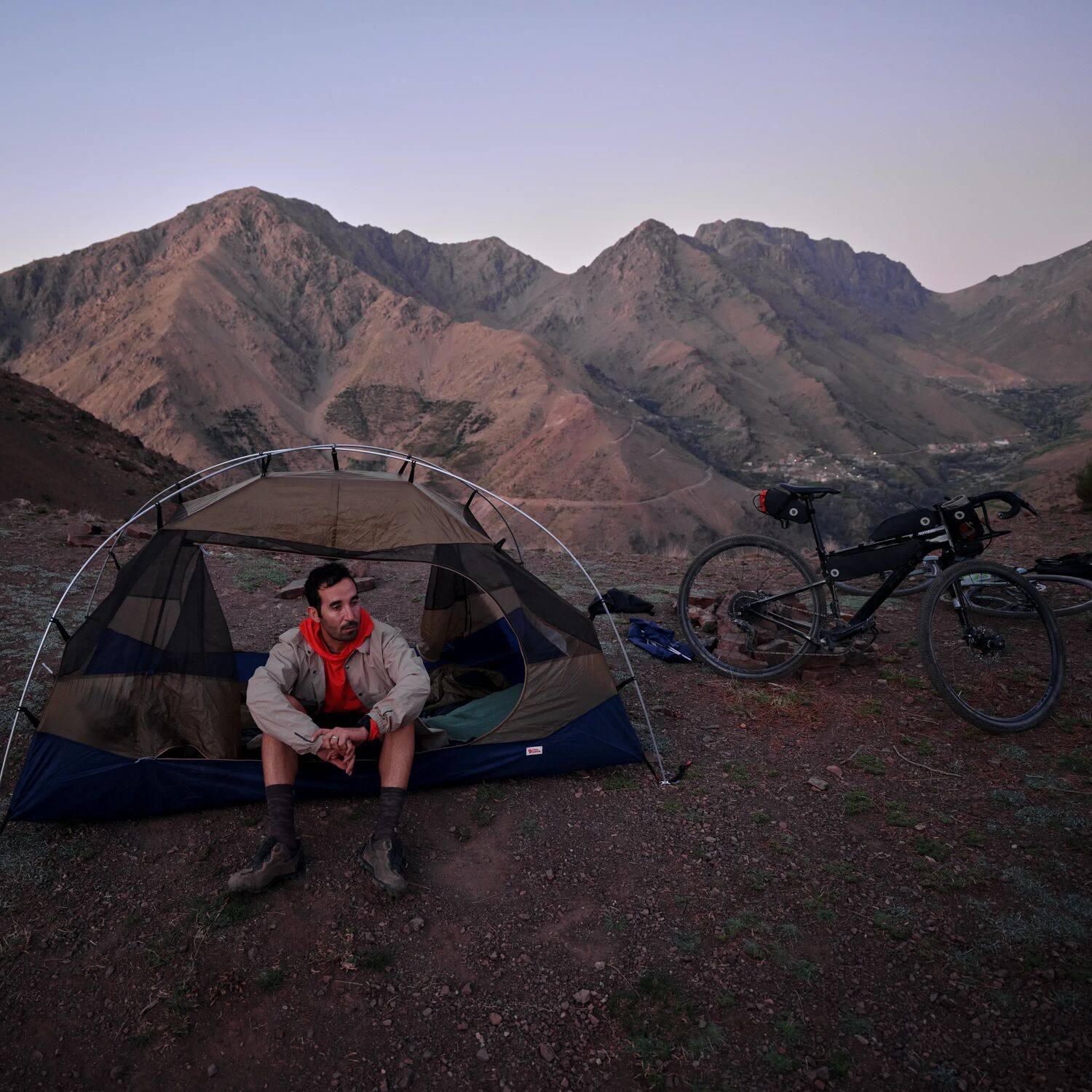 Fjällräven Men's Hoja Riders Wind Jacket Fossil 03