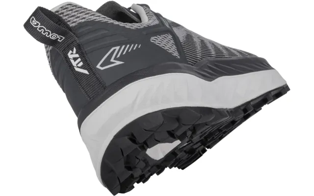 Lowa Women's Fortux GTX Musta / Valkoinen 03