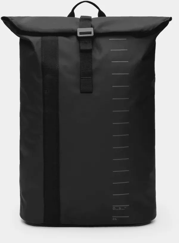 DB Essential Backpack 24L Musta 02