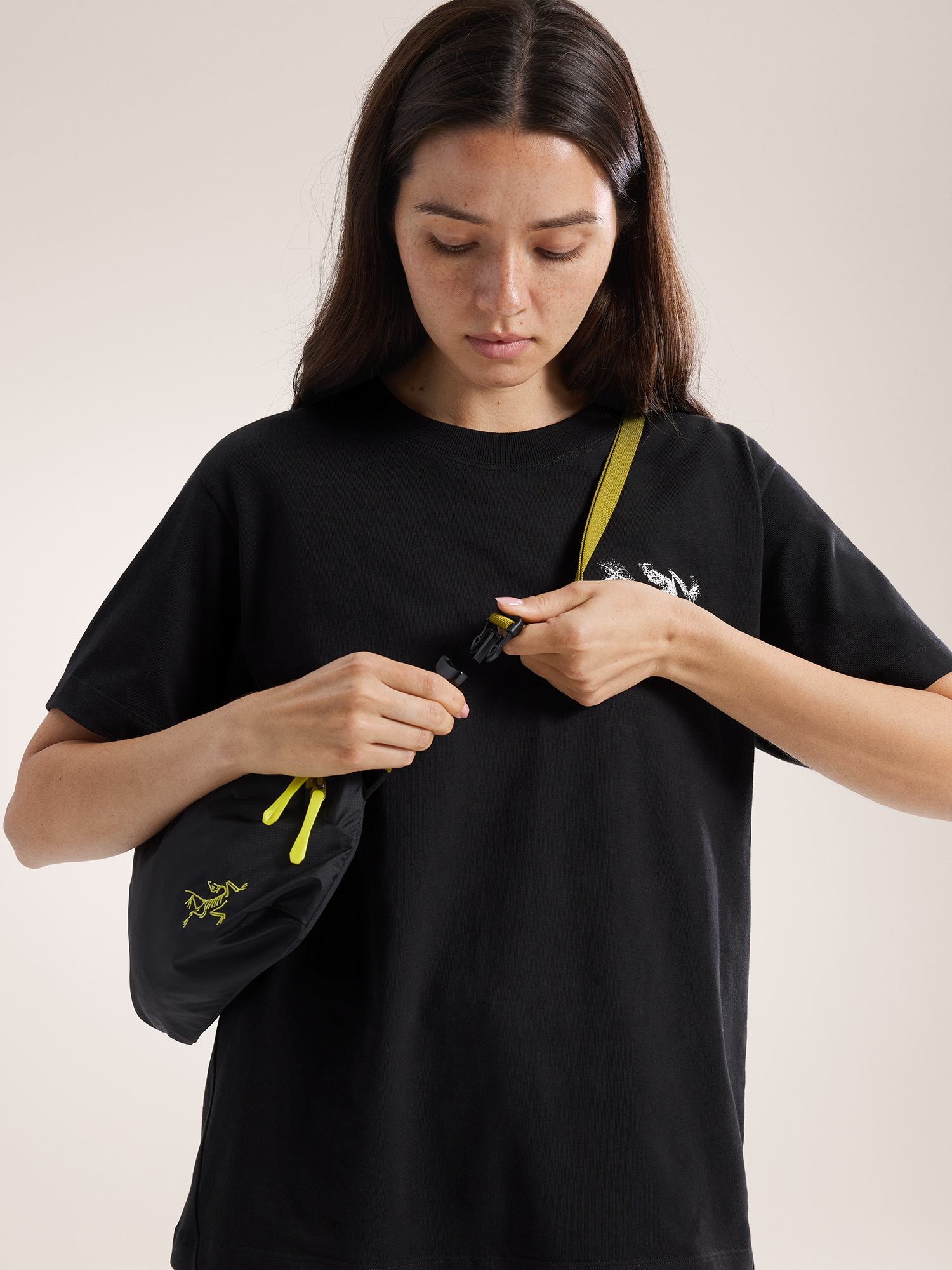 Arc'teryx Heliad Crossbody Musta 05