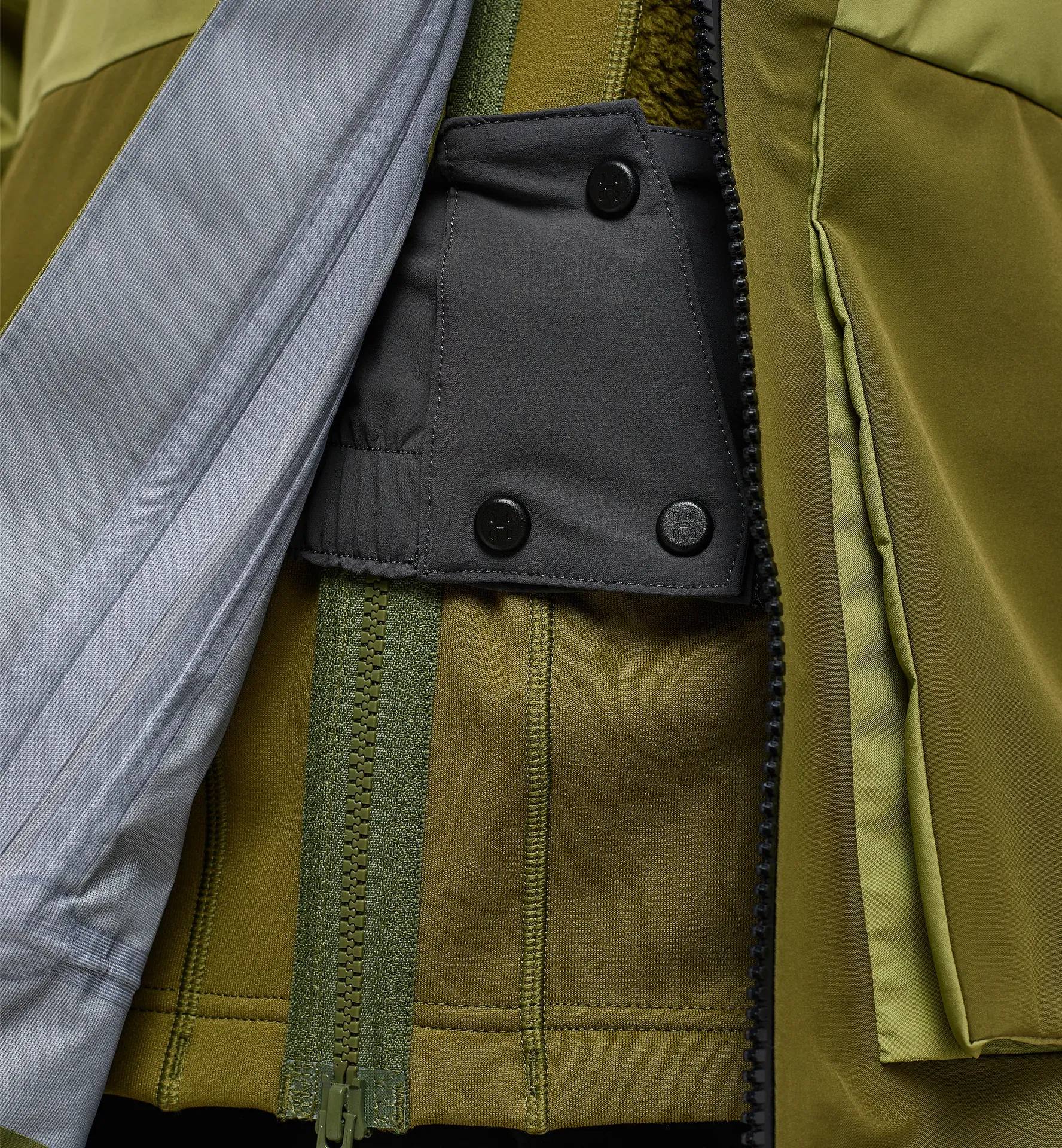 Haglöfs Women's Vassi GTX Jacket Thyme green/Olive green 14