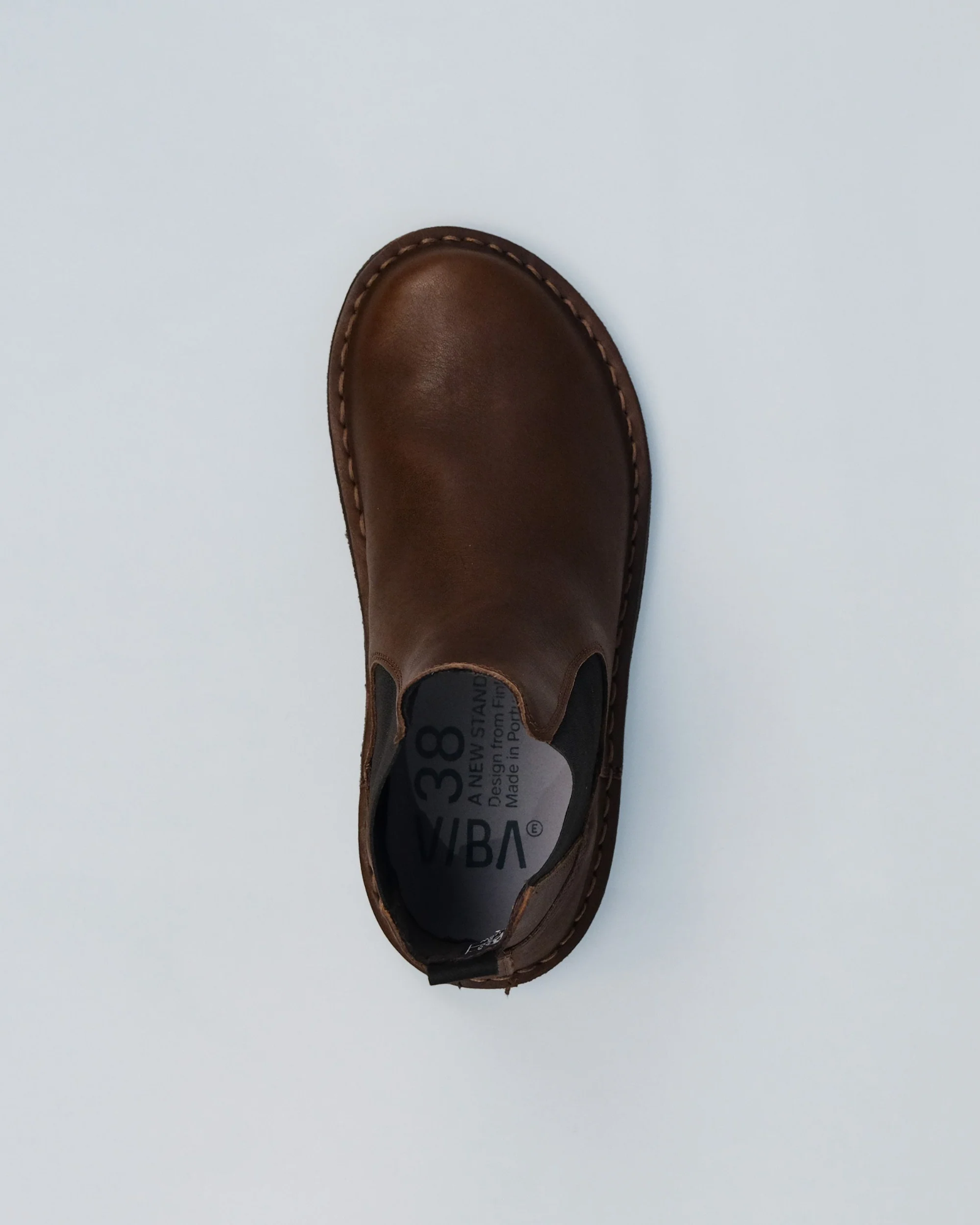 VIBAe Helsinki Leather Cocoa Brown 02