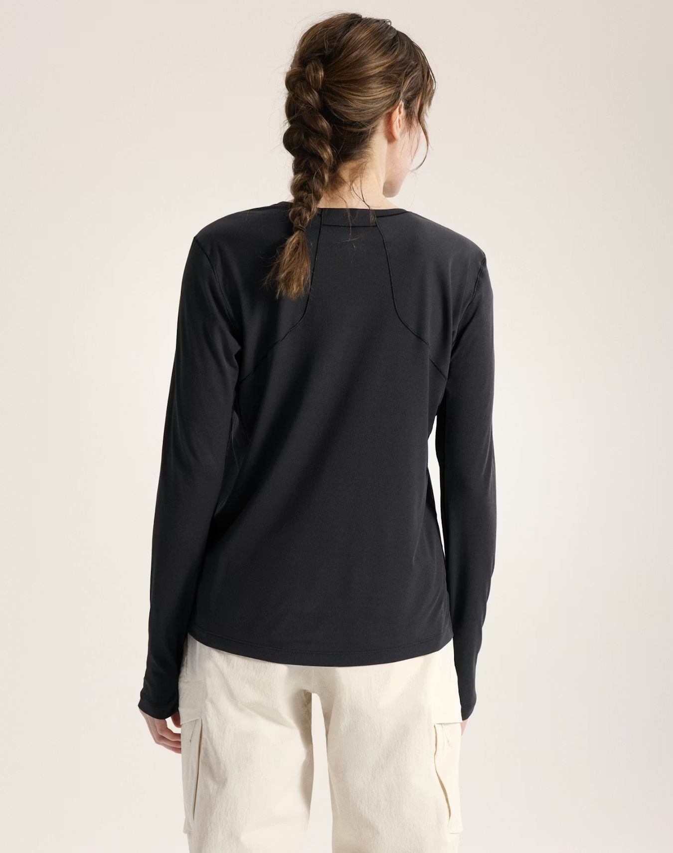 Arc'teryx Sunna Crew LS Women`s Musta 03