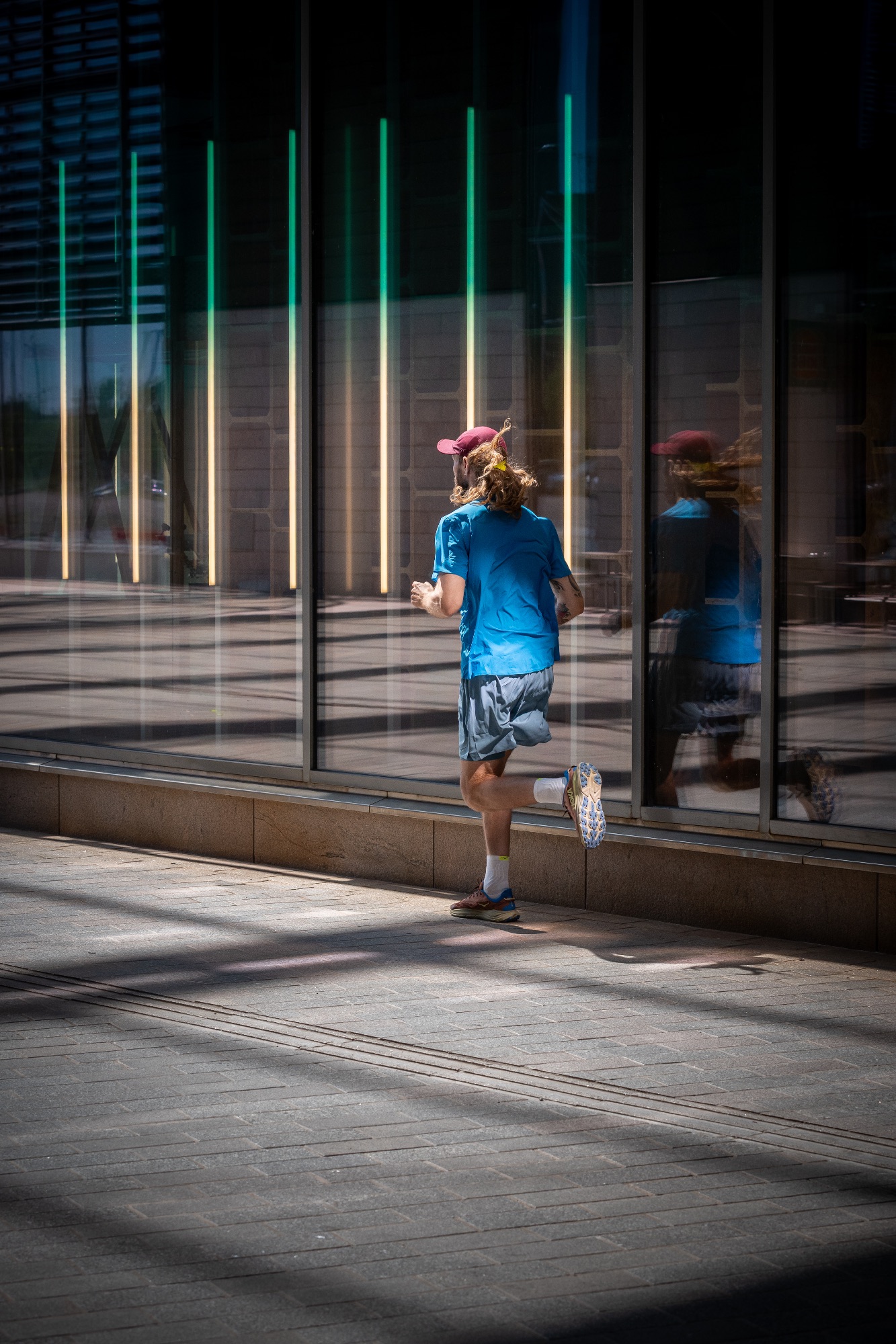 Hoka Men's Challenger 8 Jade / Truffle Salt 32