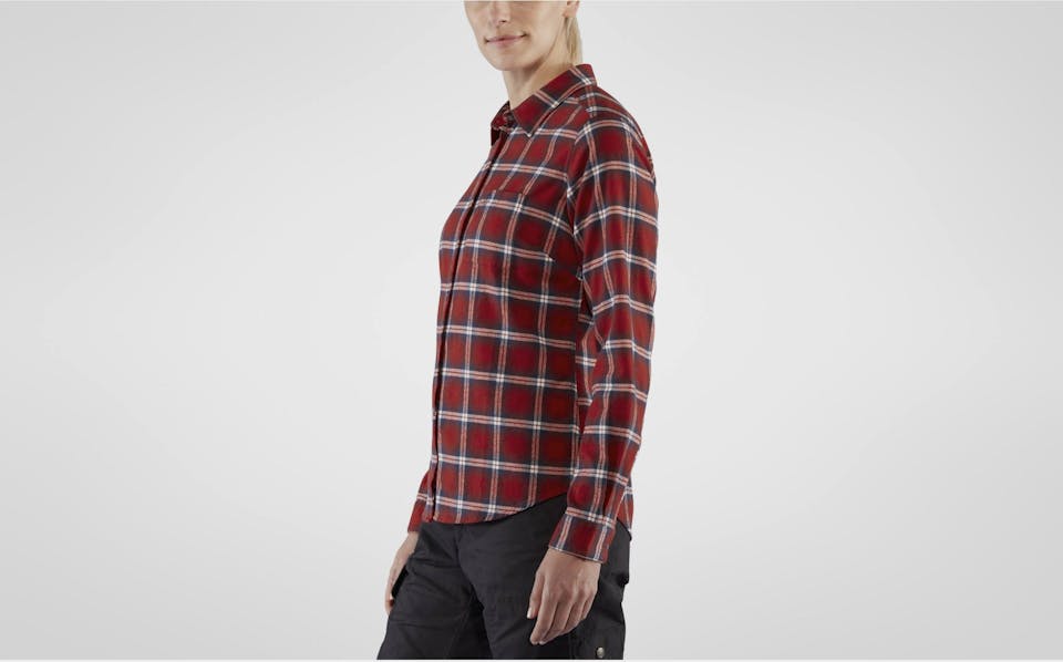 Fjällräven Övik Flannel W LS Shirt Dark navy 05