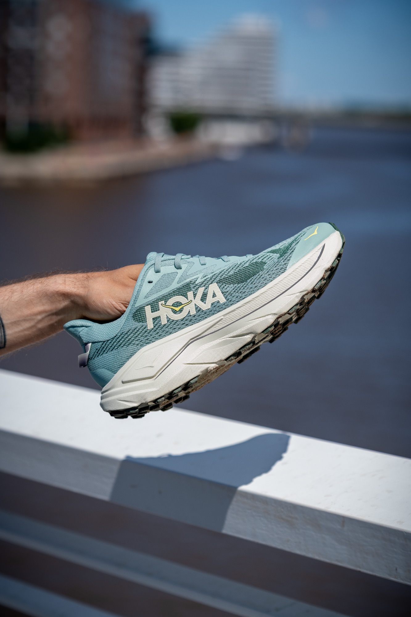 Hoka Men's Challenger 8 Jade / Truffle Salt 19