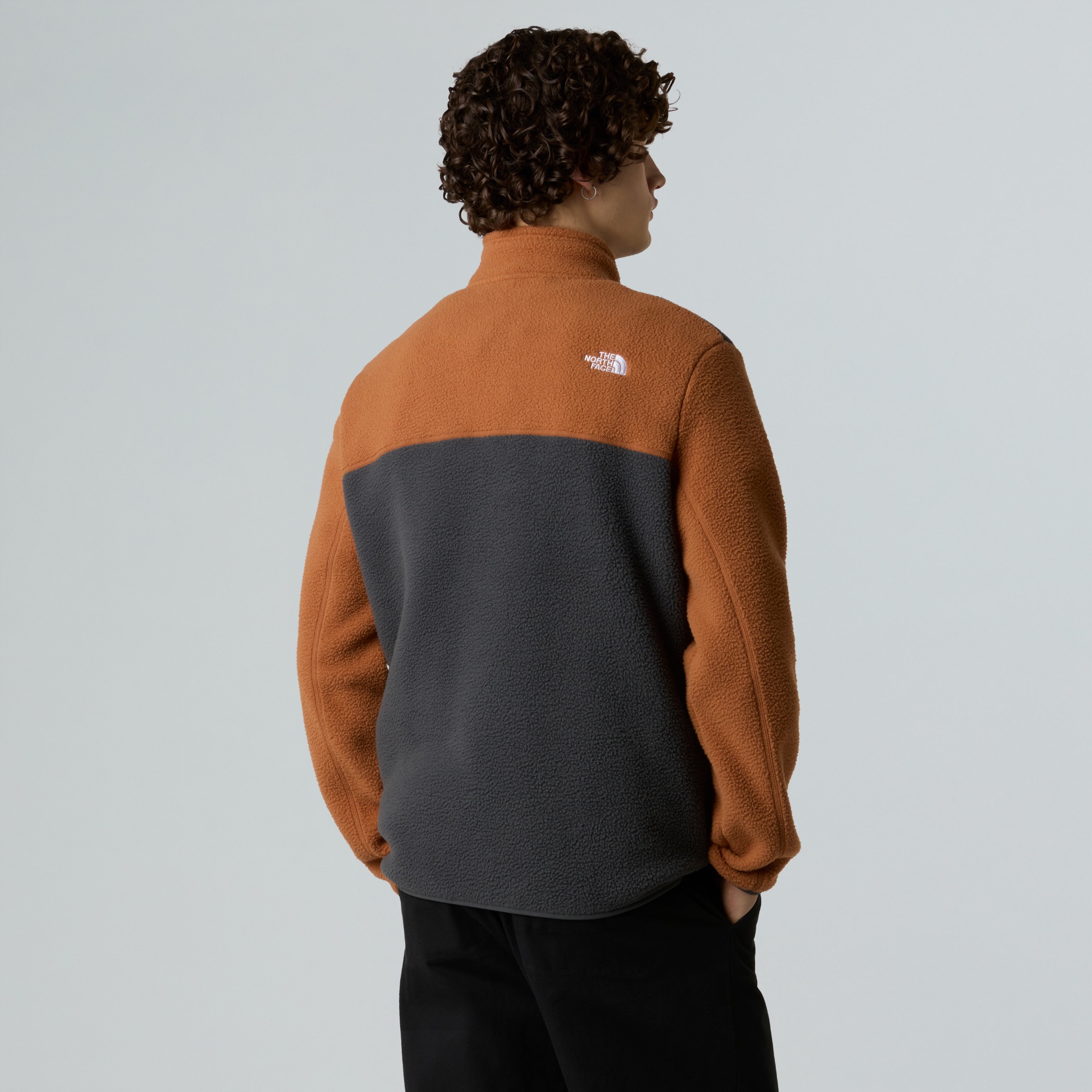 The North Face Men's Yumiori 1/4 Zip Asphalt 03