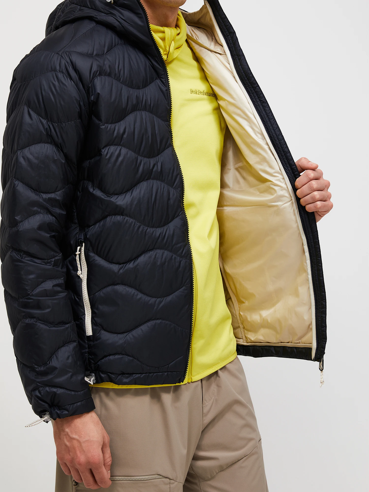 Peak Performance Men's Helium Utility Down Hood Black / sand fog 08
