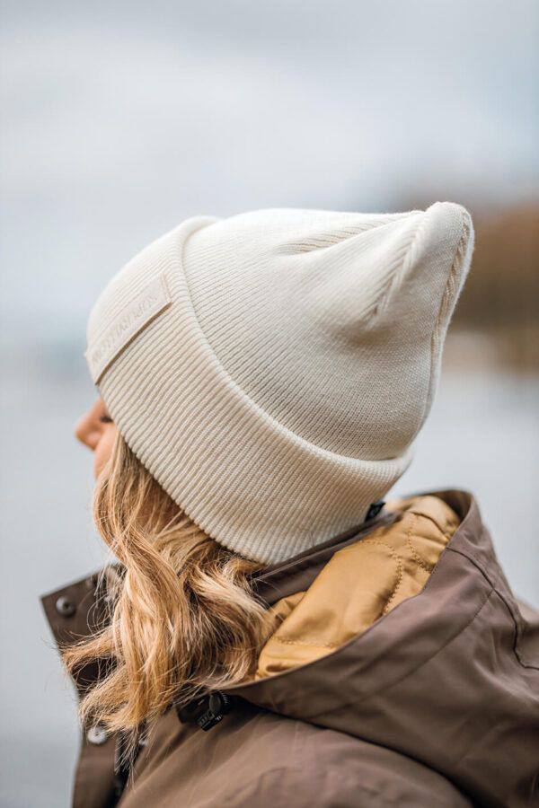 Superyellow Kaamos Valkoinen 03