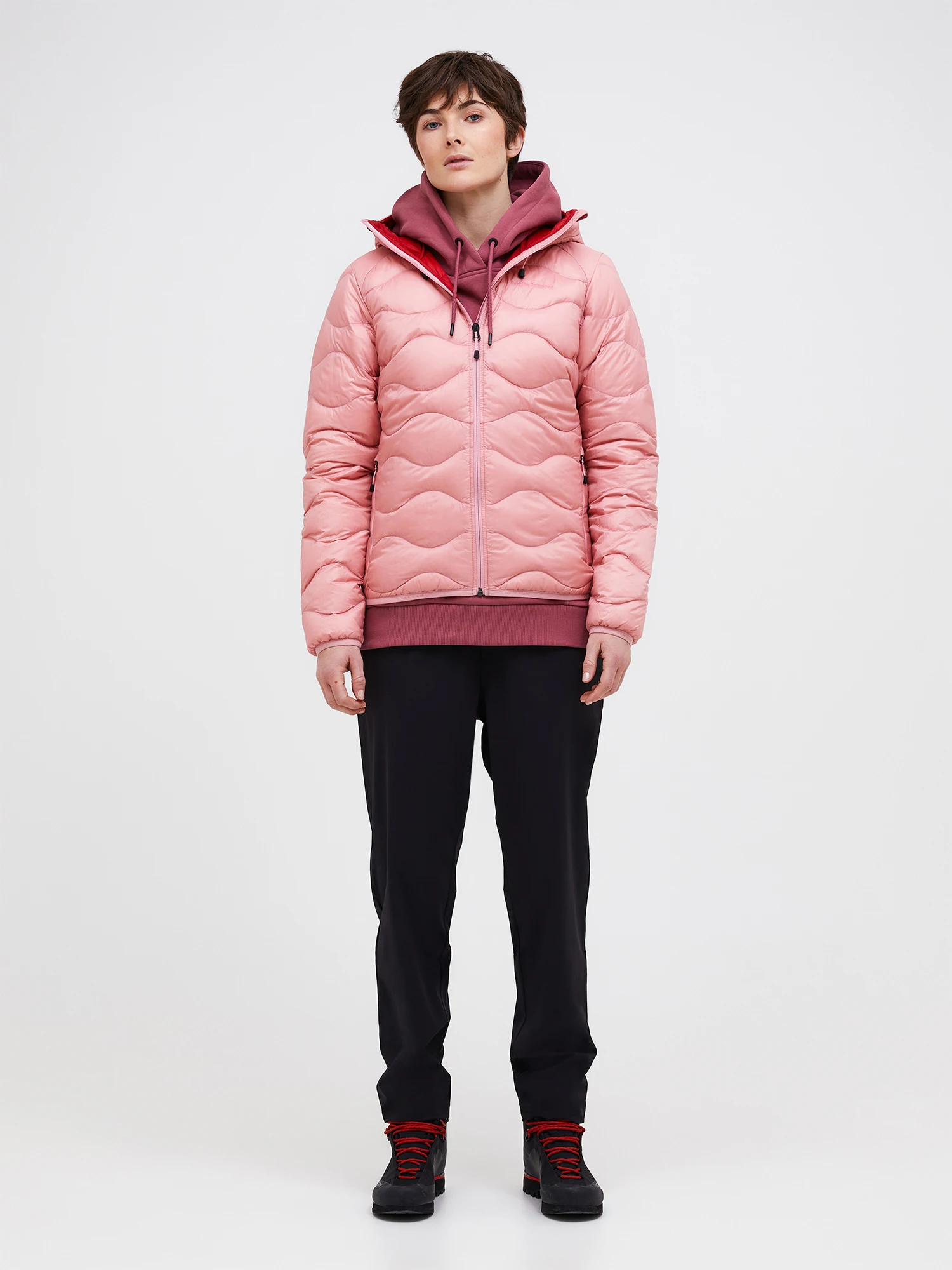 Peak Performance Women's Helium Down Hood Jacket Warm blush / red pompeian 06