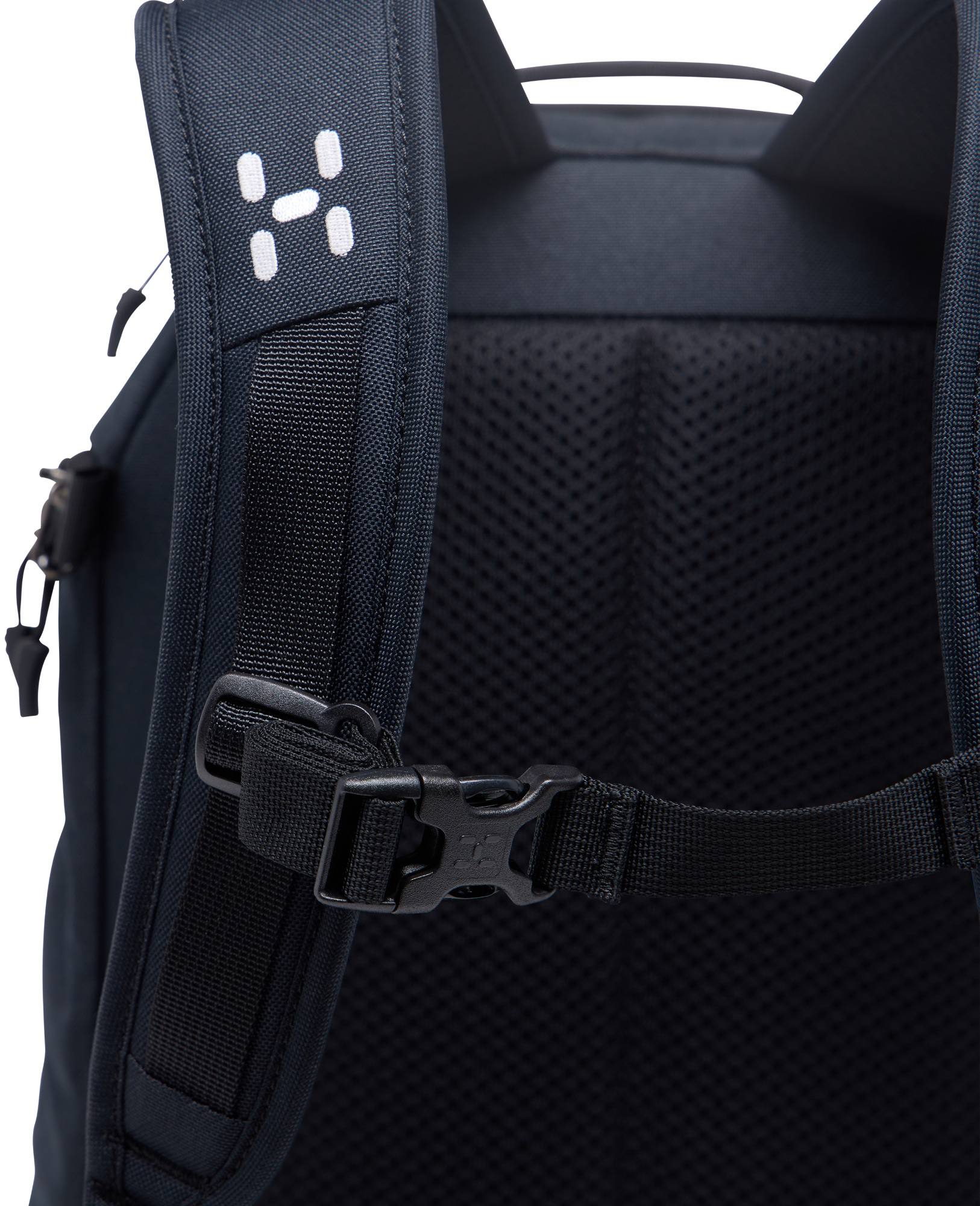 Haglöfs Corker Medium Black 05